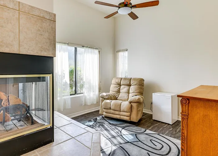 Holiday home Groups Welcome! W/ Pool + Patio In N Phoenix