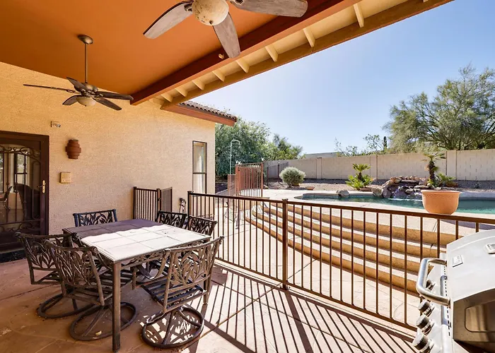 Holiday home Groups Welcome! W/ Pool + Patio In N *