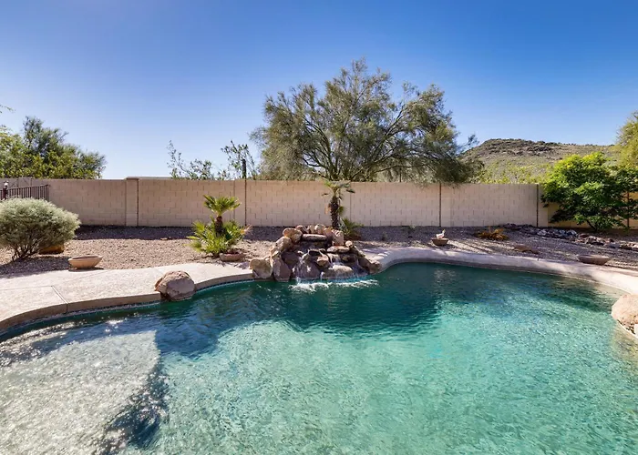 Holiday home Groups Welcome! W/ Pool + Patio In N *