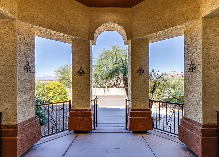 Holiday home Groups Welcome! W/ Pool + Patio In N